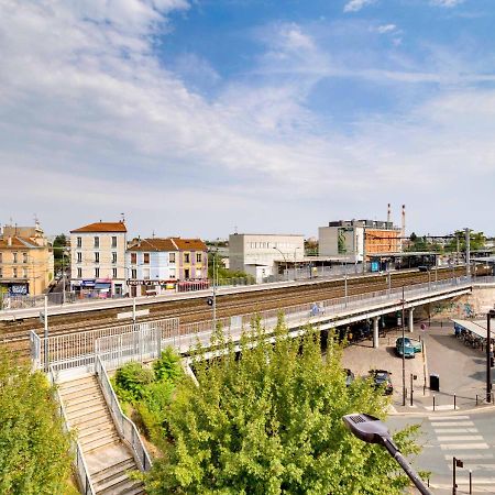 Au Pied De La Gare Aux Portes De Paris Vitry-sur-Seine Eksteriør billede